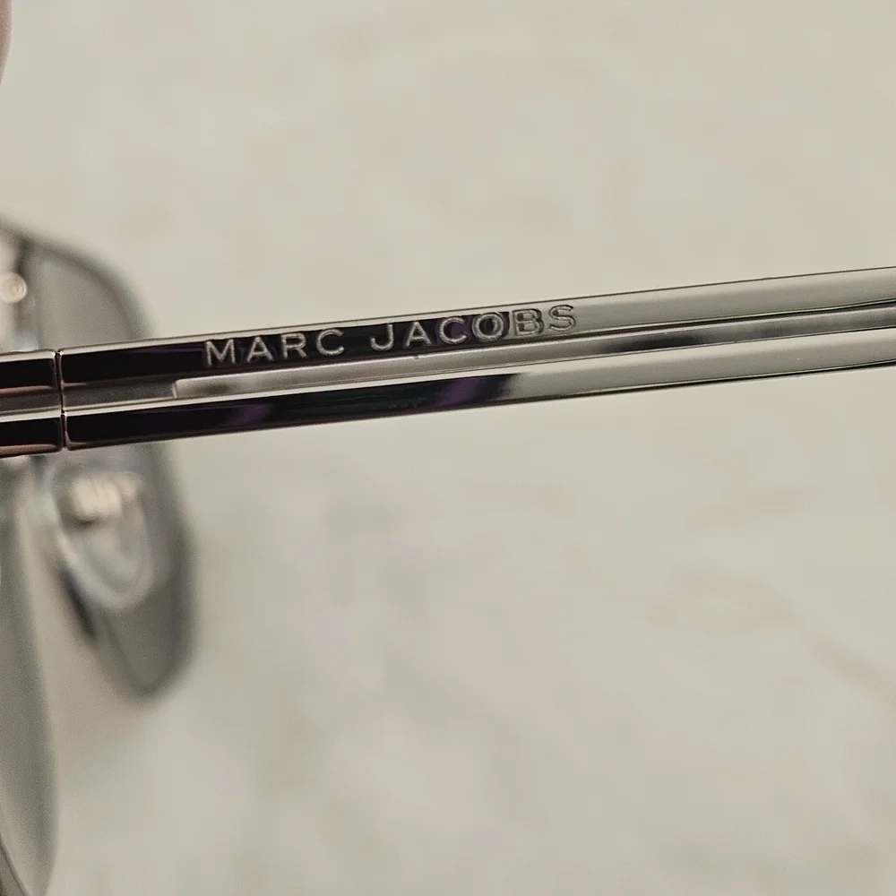 NIB Marc Jacobs Black Aviator Sunglasses ideatesystemsindia.com display picture 1